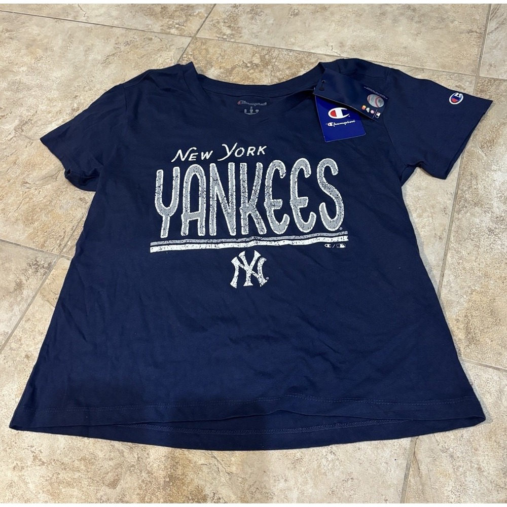 New York Yankees Champion Women Small Navy T Shirt Distressed Logo NWT MLB